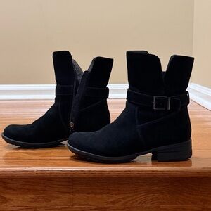 Blondo Black Waterproof Ankle Booties